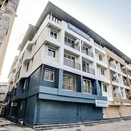 Hotel Bhumi World Bhiwandi Bagian luar foto