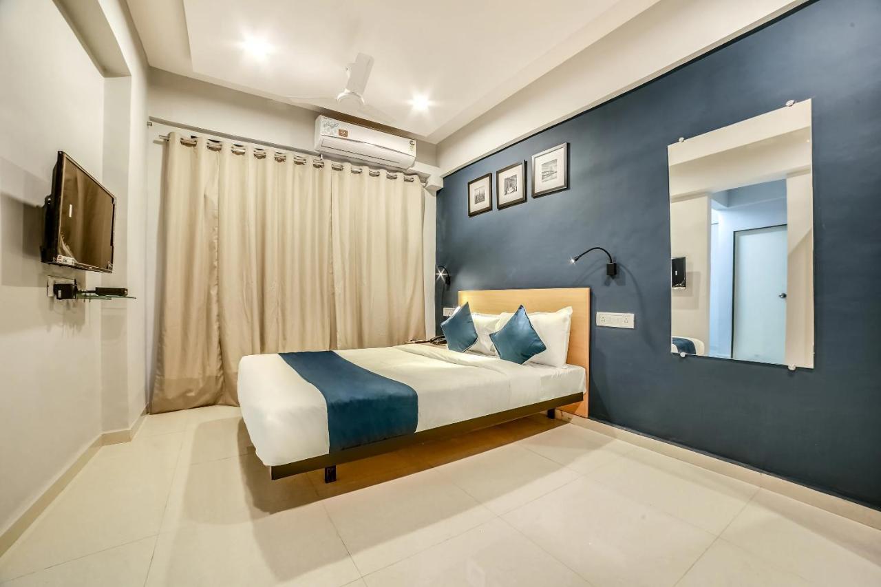 Hotel Bhumi World Bhiwandi Bagian luar foto