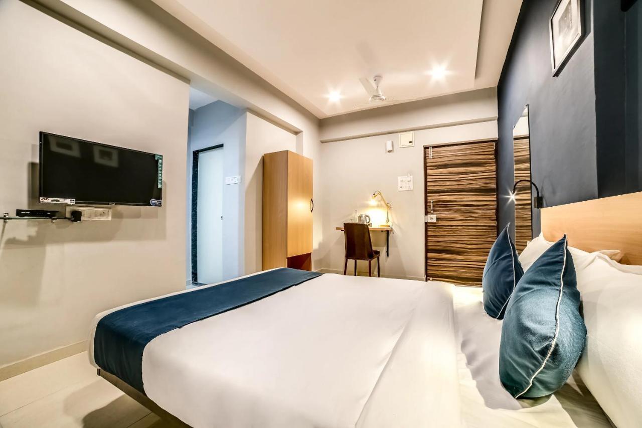 Hotel Bhumi World Bhiwandi Bagian luar foto